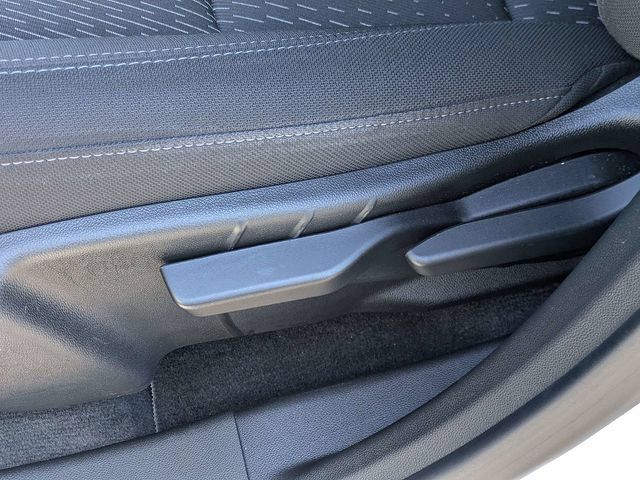 Used 2025 Chevrolet Equinox LT FWD image 18