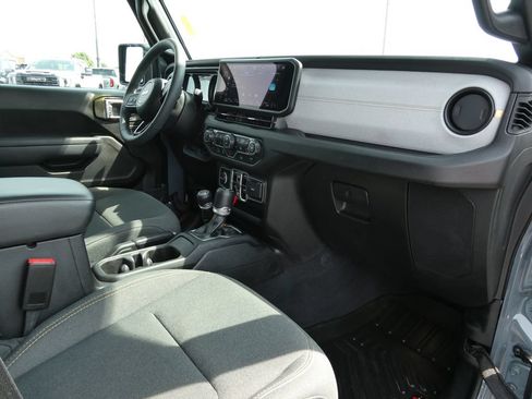 Used 2025 Jeep Wrangler Unlimited Sport AWD/4WD image 14