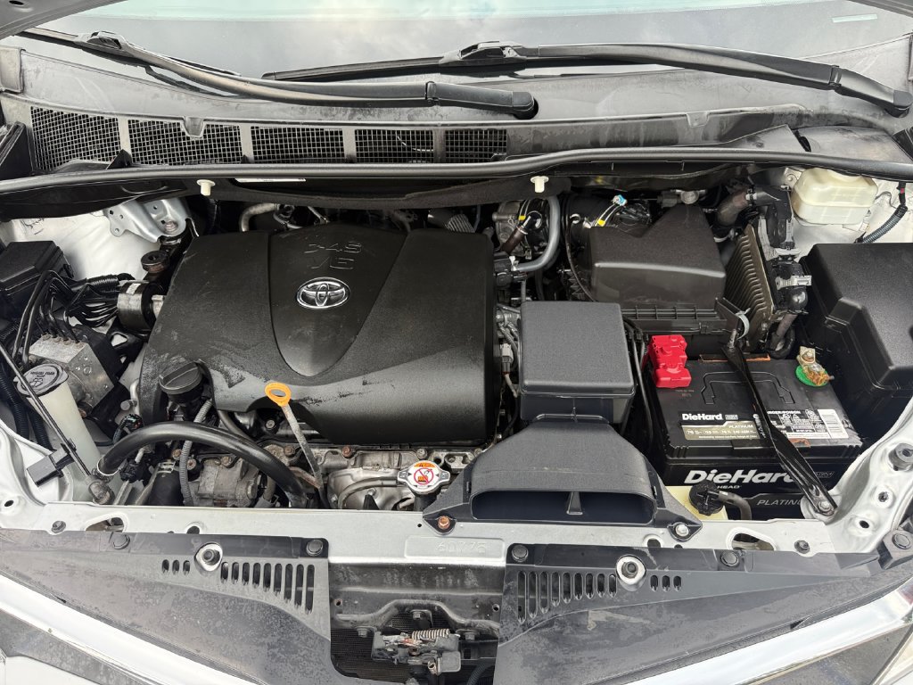 Certified 2020 Toyota Sienna LE FWD image 35