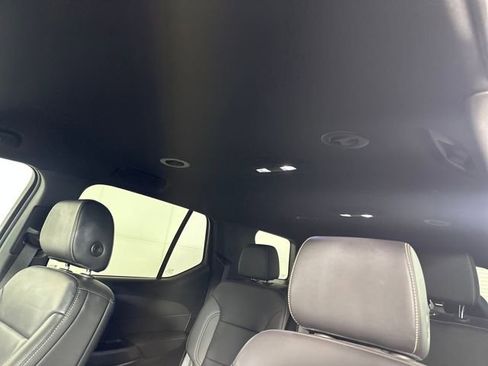 Used 2023 Chevrolet Traverse LT image 12