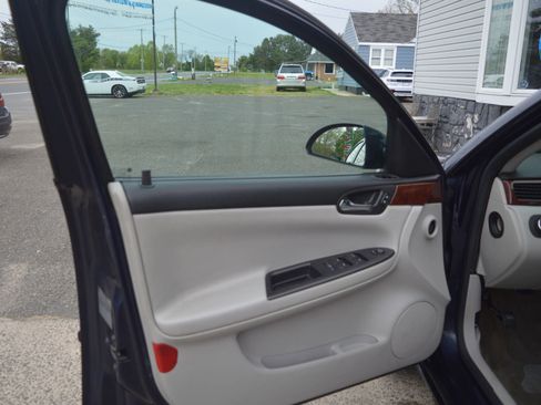 Used 2007 Chevrolet Impala LT FWD image 21