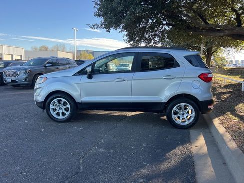 Used 2019 Ford EcoSport SE w/ SE Convenience Package image 4