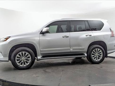 Used 2018 Lexus GX 460 Premium w/ Premium Package AWD/4WD image 3