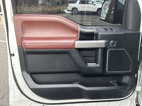 Used 2018 Ford F150 Platinum w/ Equipment Group 701A Luxury image 21