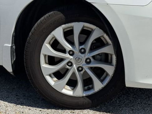 Used 2018 Nissan Sentra SV FWD image 28