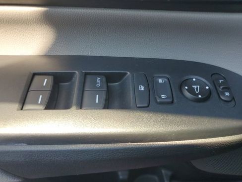 Used 2020 Honda CR-V LX image 19