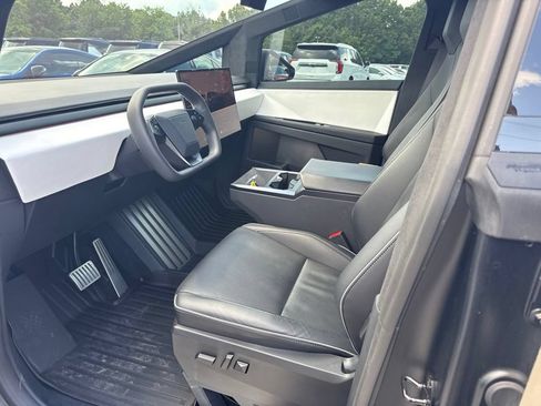 Used 2024 Tesla Cybertruck AWD Crew Cab image 3