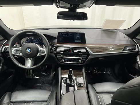 Used 2018 BMW M550i xDrive AWD/4WD image 22