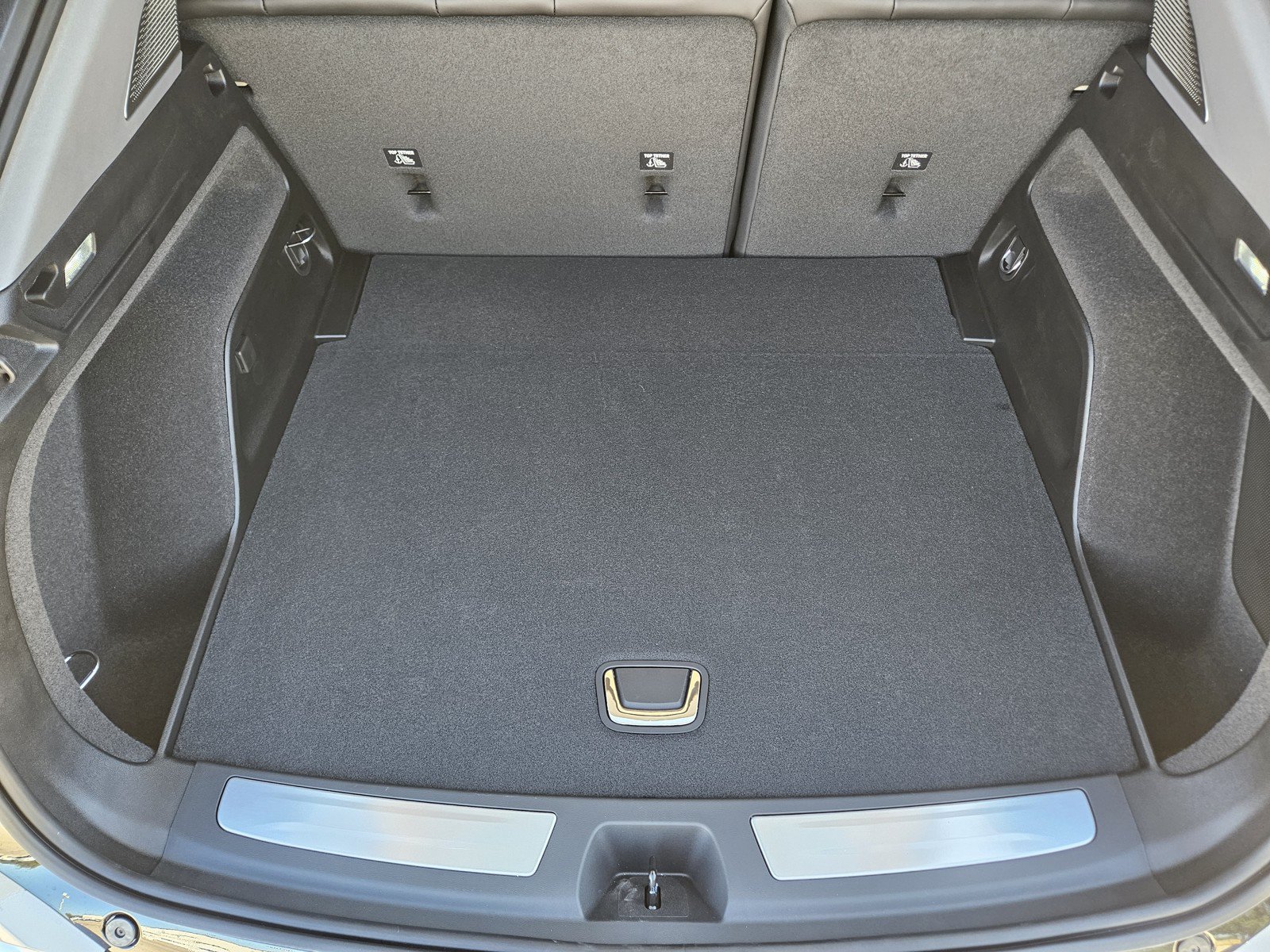 New 2027 Cadillac Optiq Luxury RWD image 22