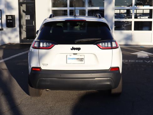 Used 2020 Jeep Cherokee Latitude Plus image 9