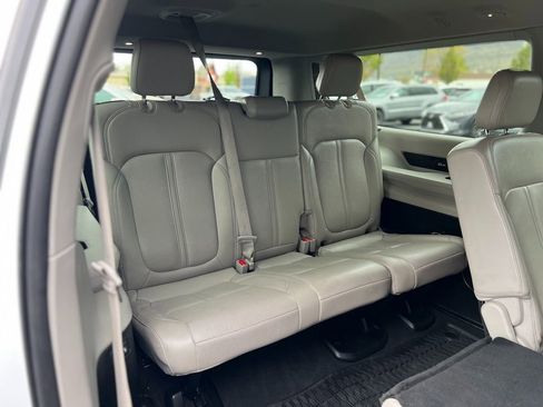 Used 2024 Jeep Wagoneer L Series II w/ Flexible Seating Group image 29