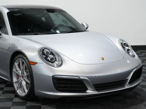 Used 2019 Porsche 911 Carrera 4S image 9