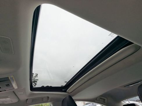 Certified 2025 Lexus ES 350 w/ Premium Package image 20