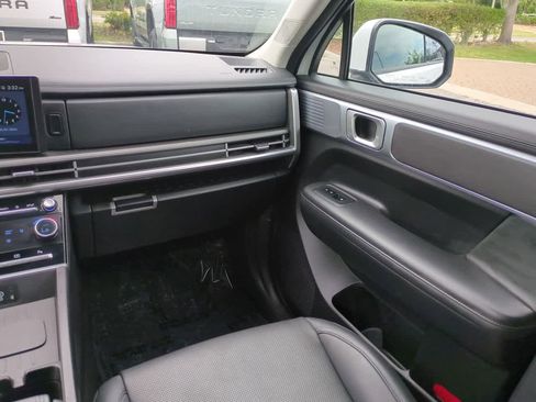 Used 2025 Hyundai Santa Fe SEL FWD image 17
