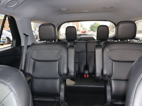 Used 2023 Ford Explorer XLT w/ Equipment Group 202A AWD/4WD image 12