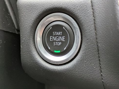 Certified 2024 Chevrolet Suburban Premier image 32