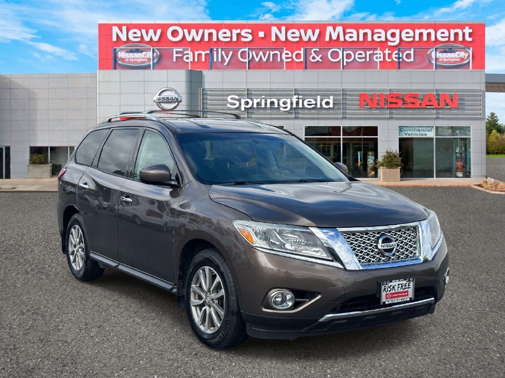 Used 2015 Nissan Pathfinder SV w/ Cargo Package FWD image 1