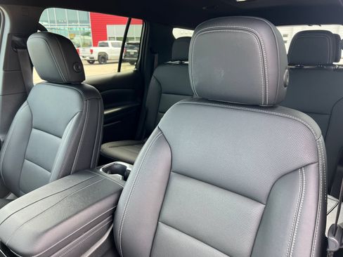 Certified 2026 Chevrolet Traverse LT AWD/4WD image 17