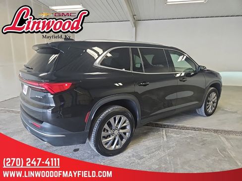 Used 2025 Buick Enclave Preferred FWD image 2