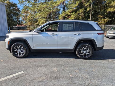 New 2025 Jeep Grand Cherokee Limited image 6