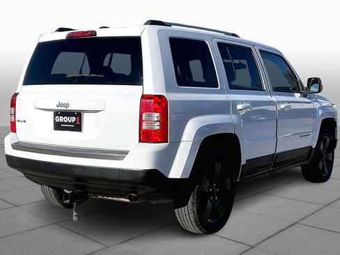 Used 2012 Jeep Patriot Latitude w/ Altitude Pkg image 11