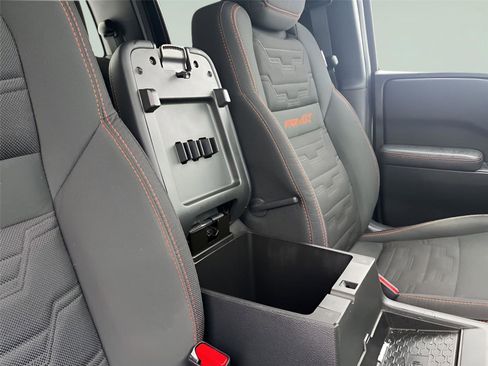 Used 2023 Nissan Frontier PRO-4X w/ Pro Convenience Package image 30