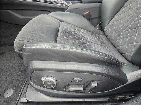 Used 2023 Audi S4 Premium w/ Convenience Package image 16