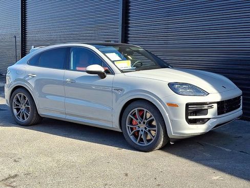 New 2026 Porsche Cayenne Turbo AWD/4WD image 9