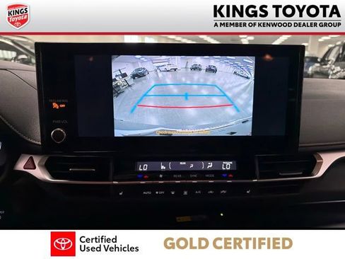 Used 2025 Toyota Sienna XLE Woodland Edition AWD/4WD image 23