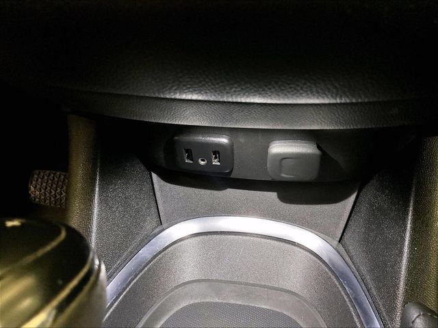 Used 2017 Chevrolet Malibu LT w/ Leather Package FWD image 31
