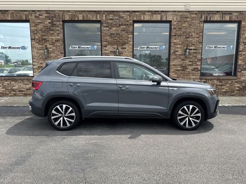 Used 2023 Volkswagen Taos SE AWD/4WD image 5