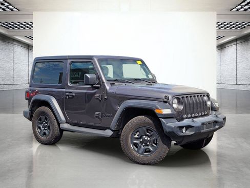 Used 2022 Jeep Wrangler Sport AWD/4WD image 2