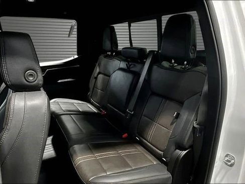 Certified 2025 Chevrolet Silverado 1500 High Country w/ Technology Package AWD/4WD image 18