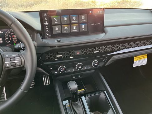 Used 2025 Honda Accord Sport image 19