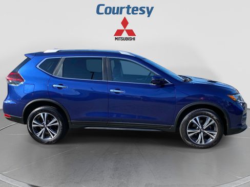 Used 2020 Nissan Rogue SV w/ Premium Package AWD/4WD image 9