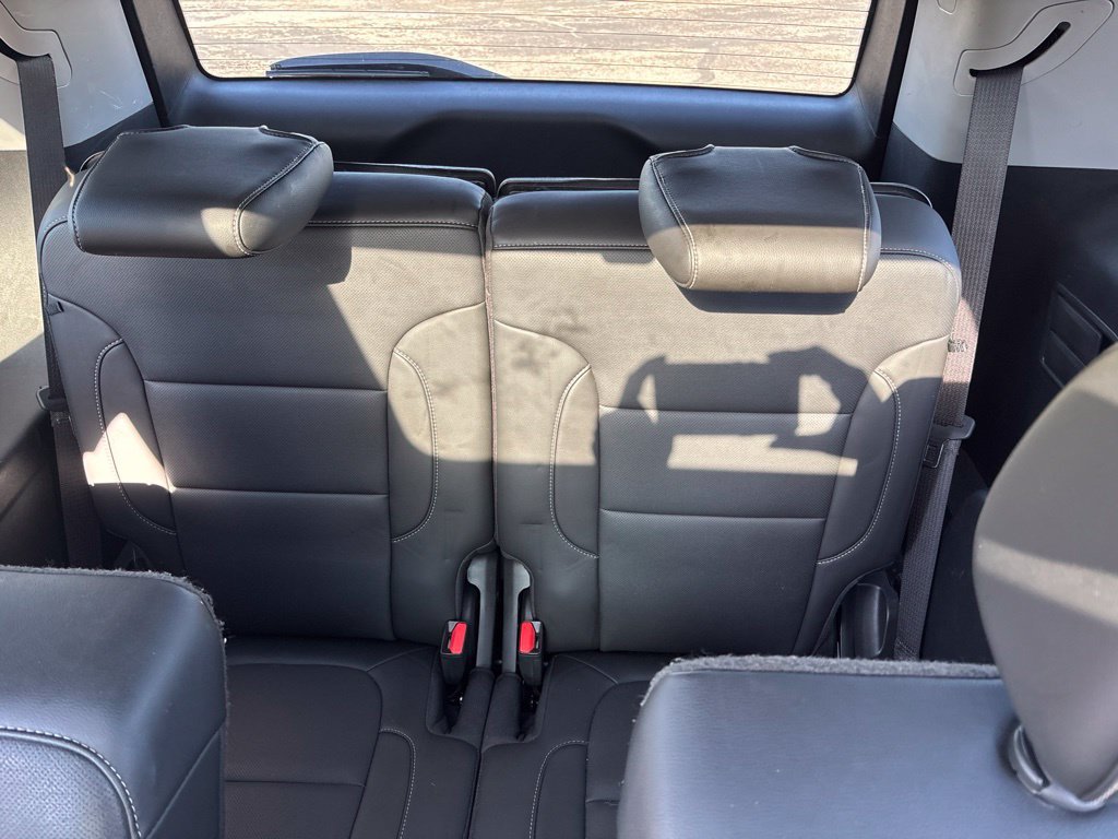 Used 2021 GMC Acadia SLT w/ LPO, Floor Liner Package AWD/4WD image 12