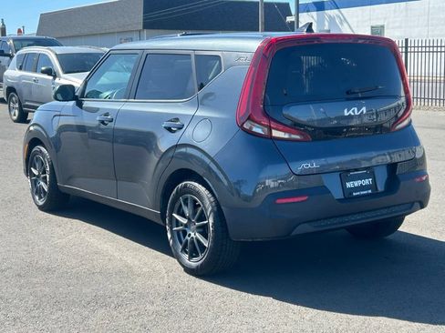 Used 2022 Kia Soul LX FWD image 6