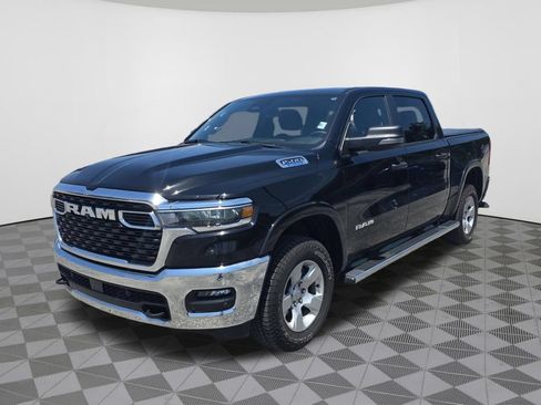 Used 2025 RAM 1500 Big Horn AWD/4WD image 2