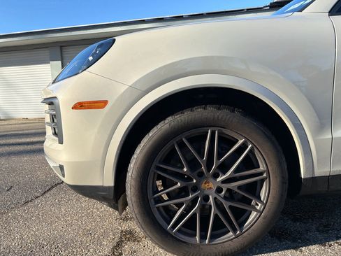 Certified 2024 Porsche Cayenne image 11