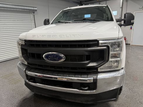 Used 2022 Ford F250 XL w/ Power Equipment Group AWD/4WD image 2