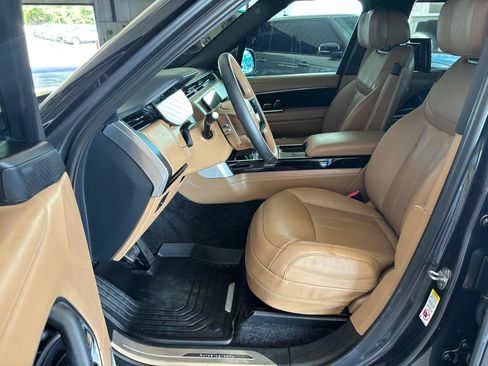 Used 2023 Land Rover Range Rover Autobiography AWD/4WD image 13