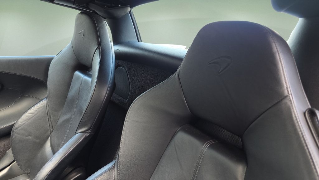 Used 2018 McLaren 570S Spider RWD image 20