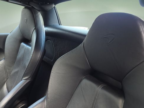 Used 2018 McLaren 570S Spider RWD image 20