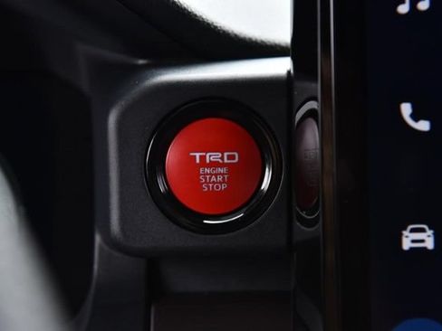 Used 2025 Toyota Tacoma TRD Off-Road w/ TRD Off Road Upgrade Package AWD/4WD image 15