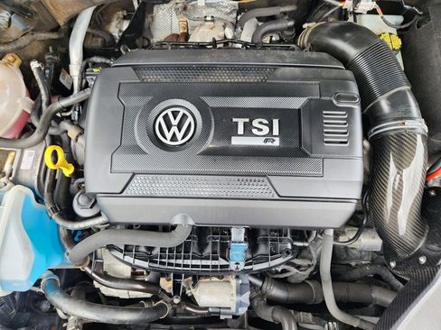 Used 2016 Volkswagen Golf R 4-Door AWD/4WD image 20