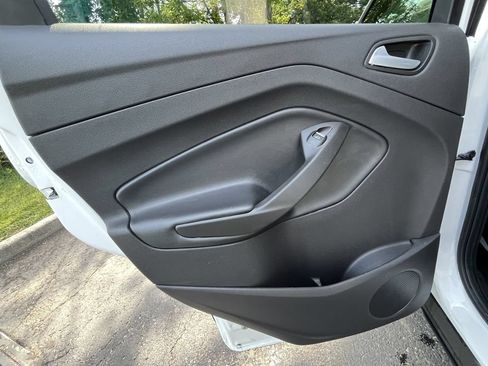 Used 2019 Ford Escape SE FWD image 16