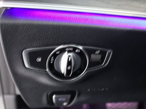 Used 2018 Mercedes-Benz E 300 4MATIC image 11