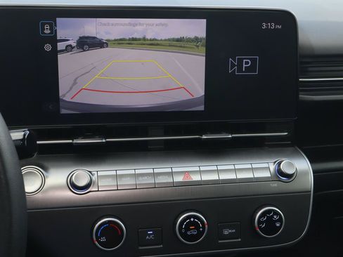 Used 2024 Hyundai Kona SE FWD image 24