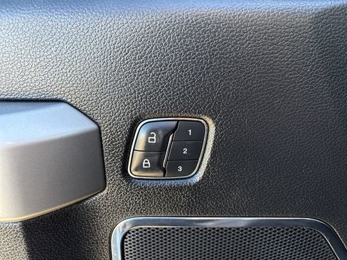 Used 2019 Ford F250 Lariat w/ Lariat Value Package image 12