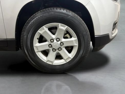 Used 2015 GMC Acadia SLE FWD image 24